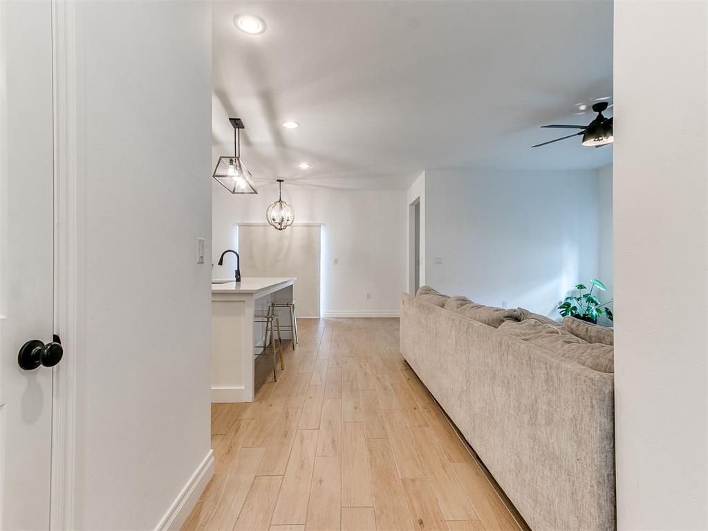 Image 14 of property listing at 1027 S 7th Street, Chickasha, OK 73018