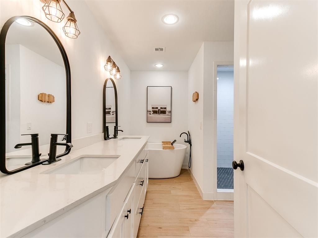 Image 29 of property listing at 1027 S 7th Street, Chickasha, OK 73018