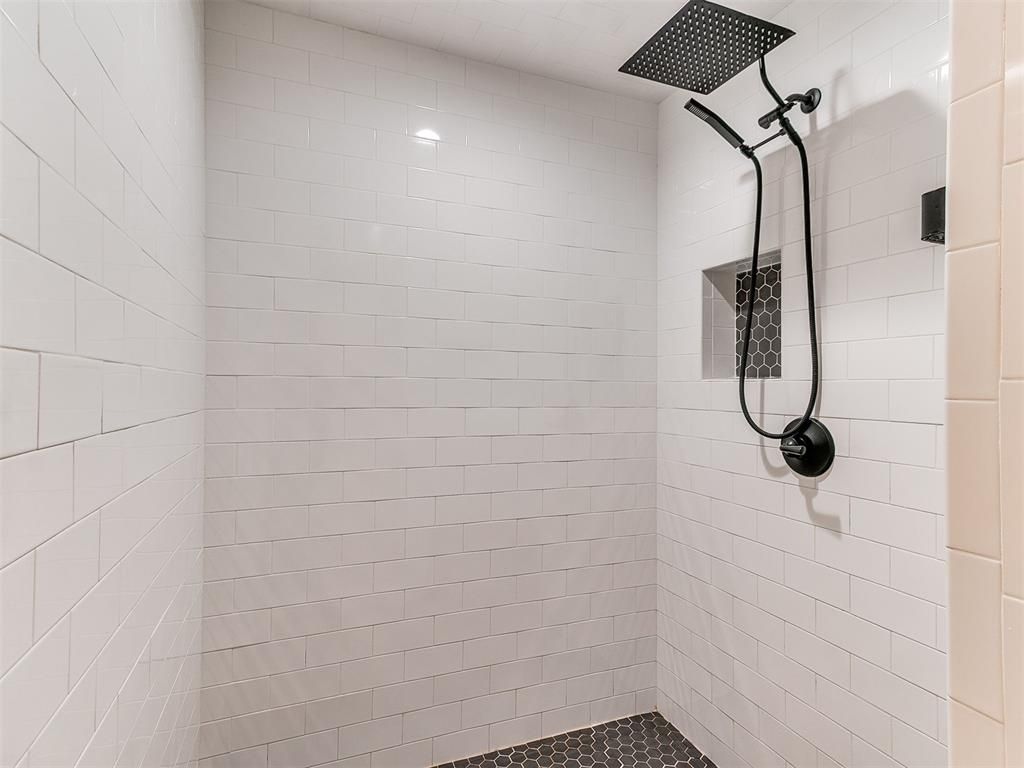 Image 30 of property listing at 1027 S 7th Street, Chickasha, OK 73018