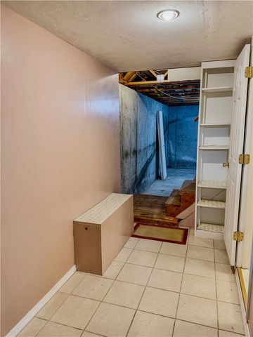 5 Barnes Avenue, Johnston, RI 02919