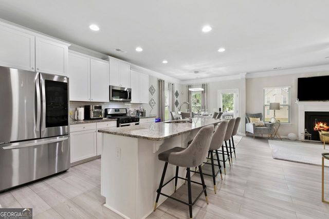 140 CANYONS Court, Hampton, GA 30228
