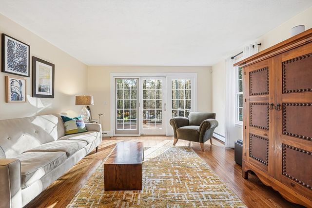 6 Hickory Lane, Upton, MA 01568