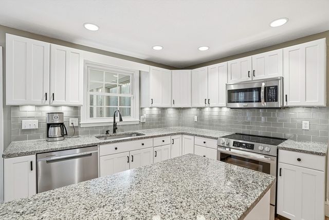 6 Hickory Lane, Upton, MA 01568