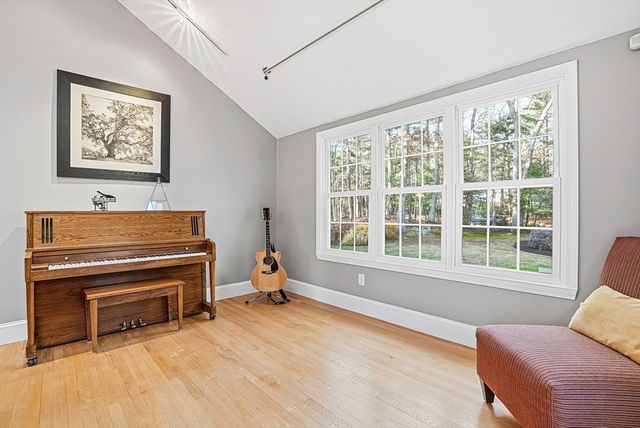 6 Hickory Lane, Upton, MA 01568