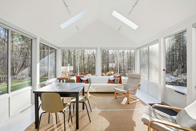 6 Hickory Lane, Upton, MA 01568