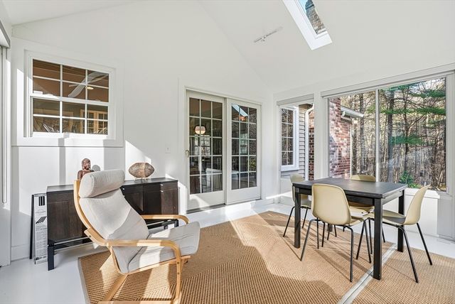 6 Hickory Lane, Upton, MA 01568