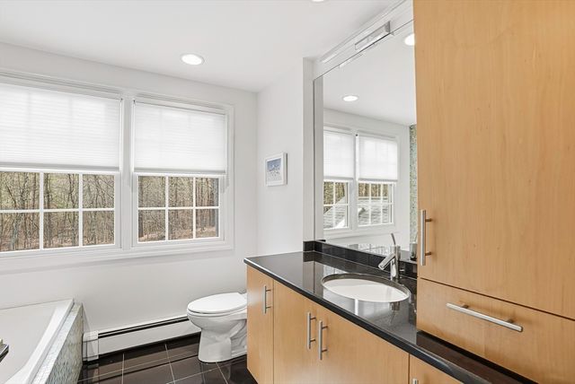 6 Hickory Lane, Upton, MA 01568