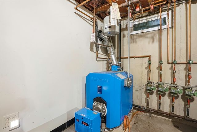 6 Hickory Lane, Upton, MA 01568