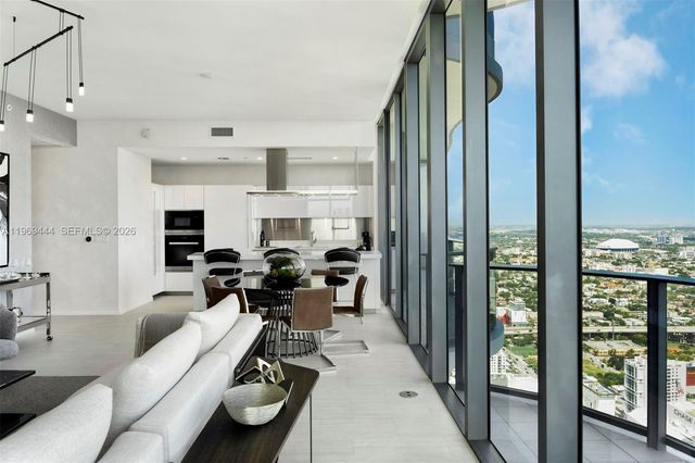 1000 Brickell Plz PH6108, Miami, FL 33131