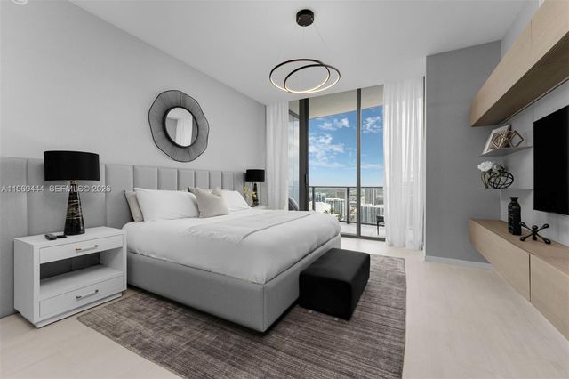 1000 Brickell Plz PH6108, Miami, FL 33131