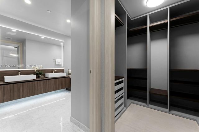 1000 Brickell Plz PH6108, Miami, FL 33131