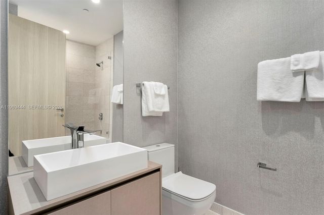 1000 Brickell Plz PH6108, Miami, FL 33131