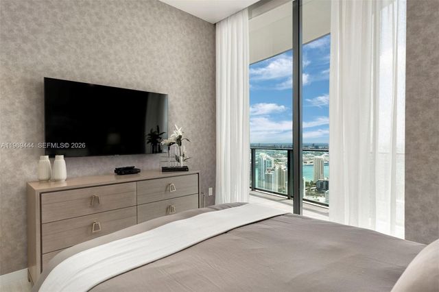 1000 Brickell Plz PH6108, Miami, FL 33131