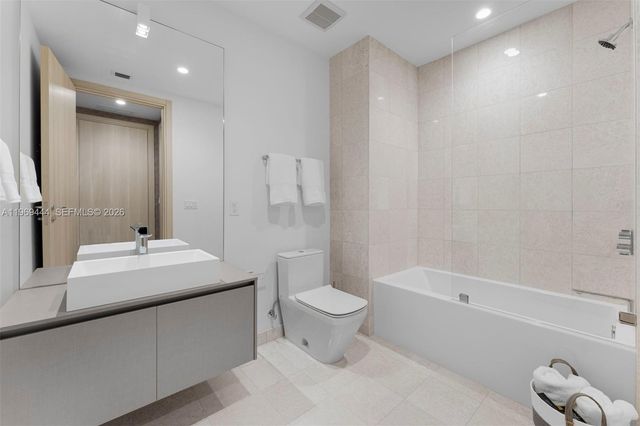 1000 Brickell Plz PH6108, Miami, FL 33131