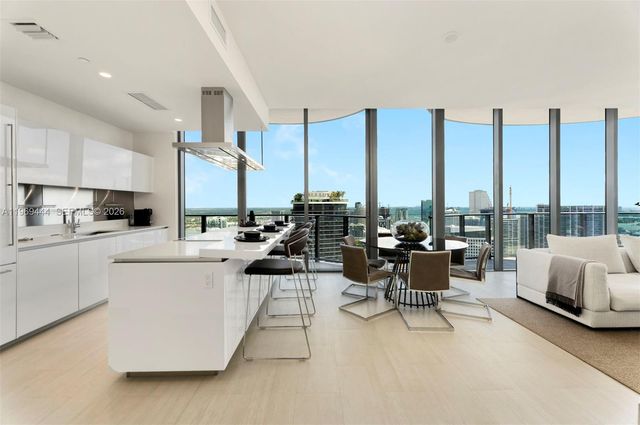 1000 Brickell Plz PH6108, Miami, FL 33131