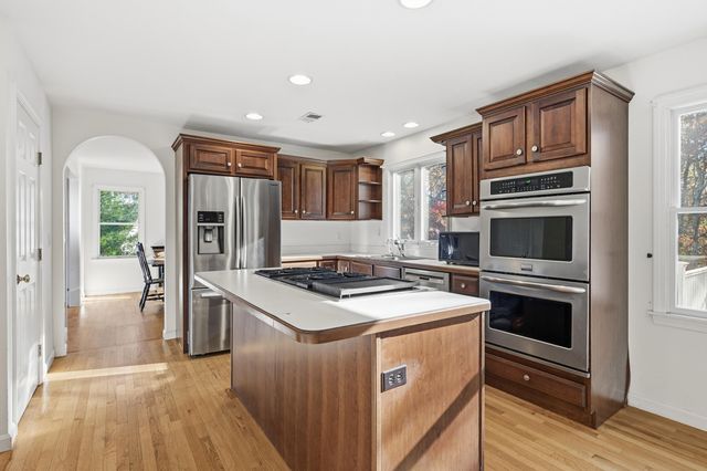 34 McKenna Ridge Road, East Falmouth, MA 02536