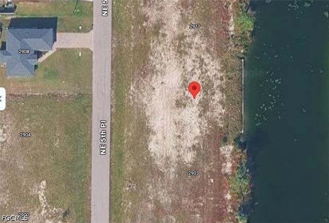 2907 NE 5th PL, Cape Coral, FL 33909