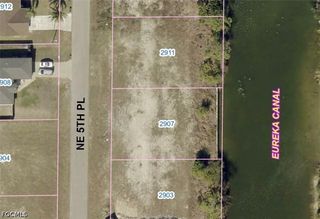 2907 NE 5th PL, Cape Coral, FL 33909