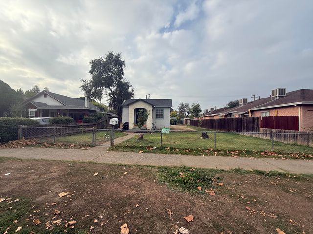 745 Parkview Avenue, Redding, CA 96001