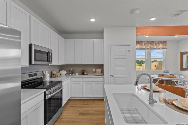 8738 Thyme Meadow, Elmendorf, TX 78112