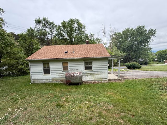 111 Spring Hollow RD, Troutville, VA 24175
