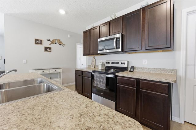 2557 SHAMROCK STREET, Tavares, FL 32778