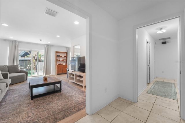 4906 W SAN RAFAEL STREET, Tampa, FL 33629