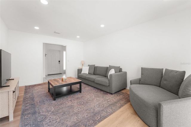 4906 W SAN RAFAEL STREET, Tampa, FL 33629