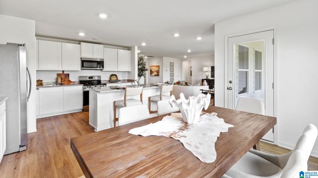 205 MILL POINT CIRCLE, Calera, AL 35040