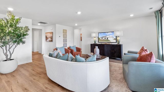 205 MILL POINT CIRCLE, Calera, AL 35040