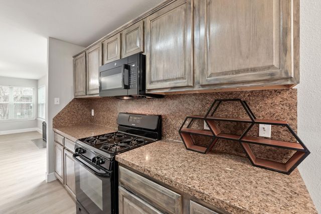 1813 Whirlwind TRL, Round Rock, TX 78664