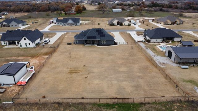 112 Friendship Way, Boyd, TX 76023