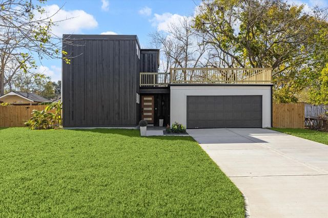 212 N Forrest Avenue, La Porte, TX 77571