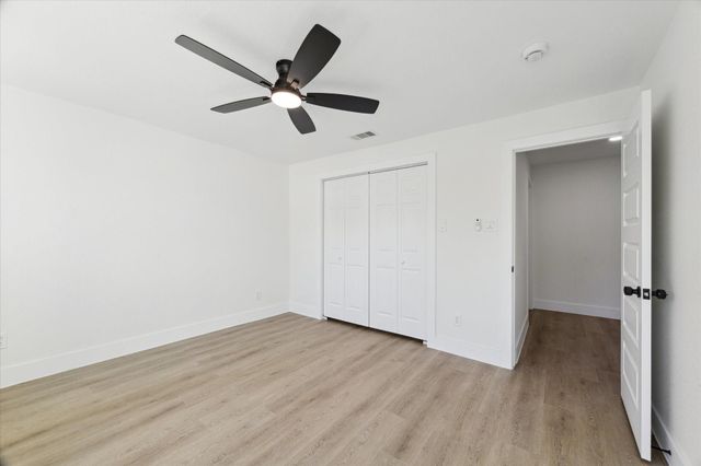 212 N Forrest Avenue, La Porte, TX 77571