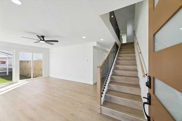 212 N Forrest Avenue, La Porte, TX 77571