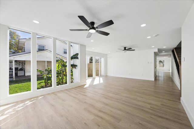 212 N Forrest Avenue, La Porte, TX 77571