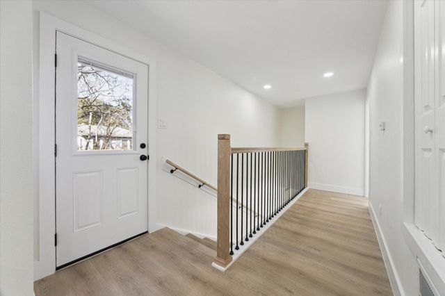 212 N Forrest Avenue, La Porte, TX 77571