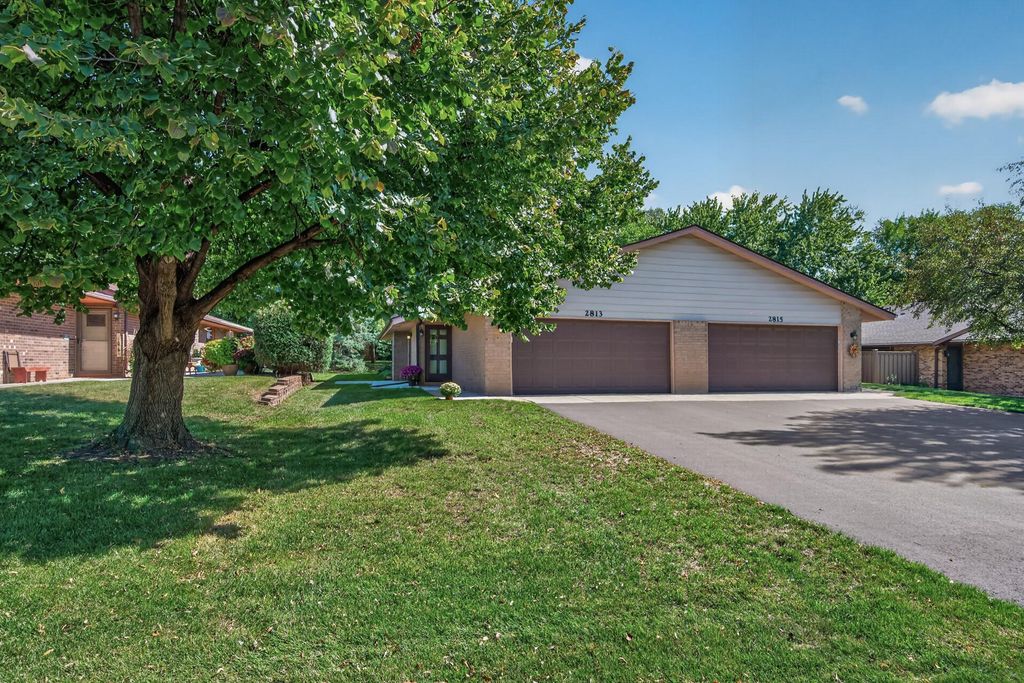 2813 Robinwood Way, Woodbury, MN 55125 — exterior