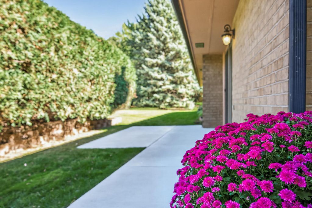 2813 Robinwood Way, Woodbury, MN 55125 — photo 4
