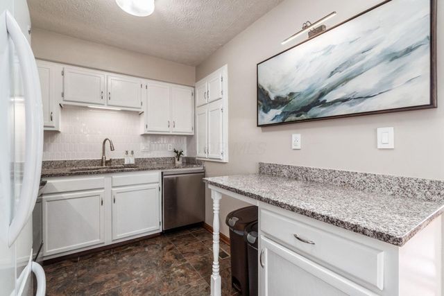 1832 Shadow Creek Court, Powell, OH 43065