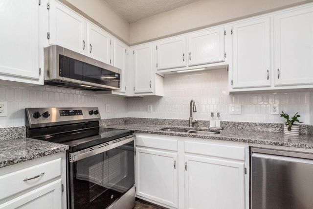 1832 Shadow Creek Court, Powell, OH 43065