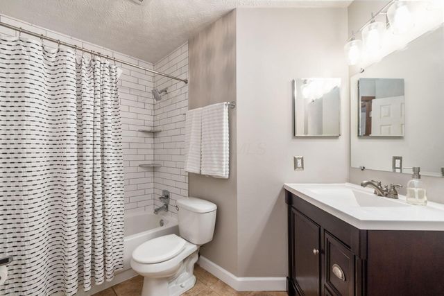 1832 Shadow Creek Court, Powell, OH 43065