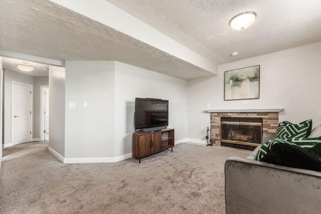 1832 Shadow Creek Court, Powell, OH 43065