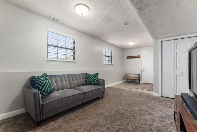 1832 Shadow Creek Court, Powell, OH 43065