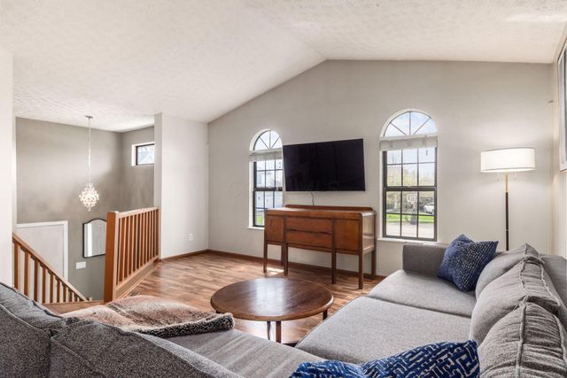 1832 Shadow Creek Court, Powell, OH 43065