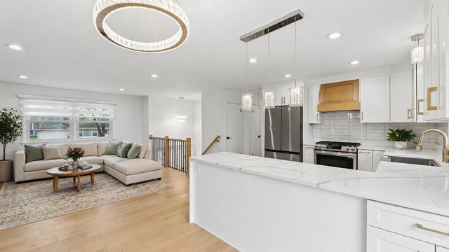 331 Gareth Lane, Schaumburg, IL 60193