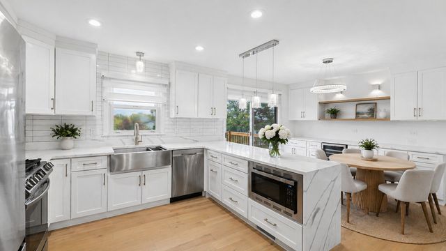 331 Gareth Lane, Schaumburg, IL 60193