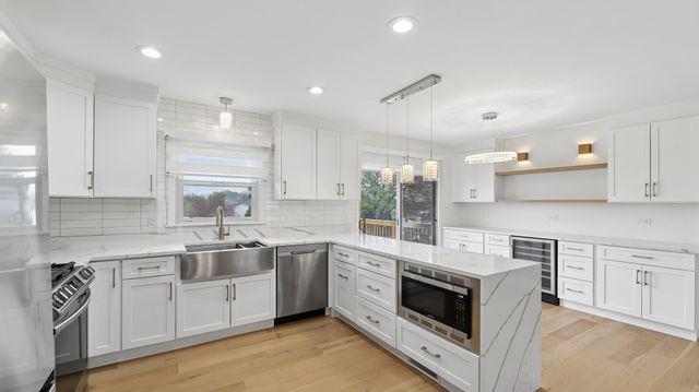 331 Gareth Lane, Schaumburg, IL 60193