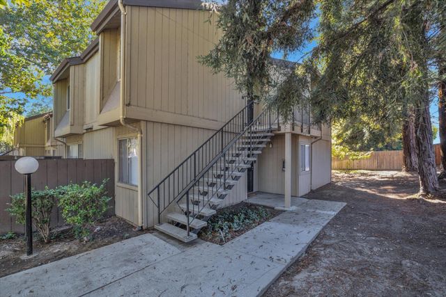 3591 Quail Lakes Dr #166, Stockton, CA 95207