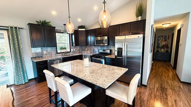 6208 39th Avenue N, Crystal, MN 55422